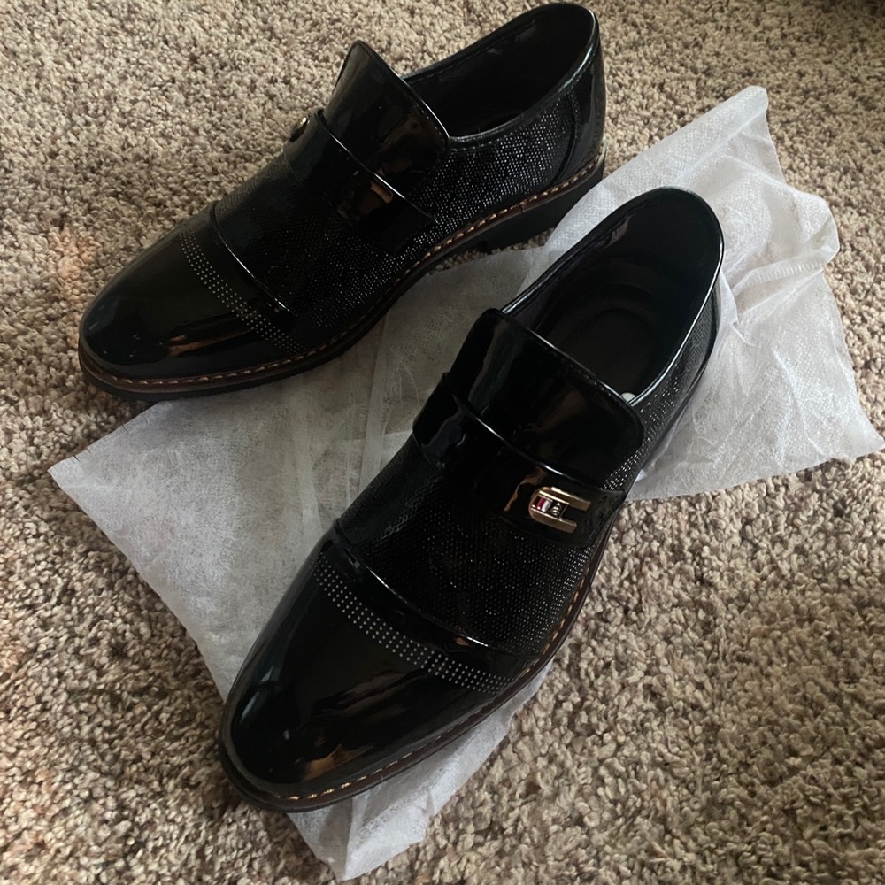 Womens size 38 (EUR) 7 (US)